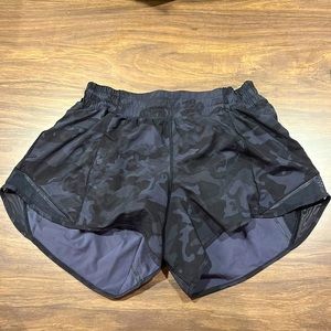 Lululemon Hotty Hot Short 4”
